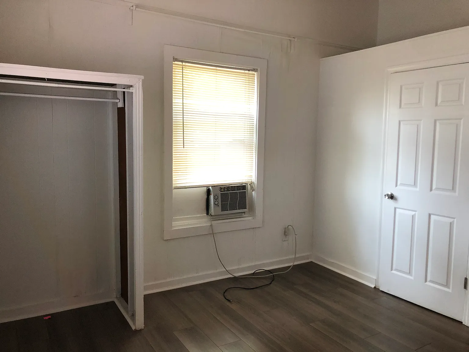Studio, $995 — Photo 2