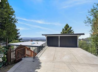 6077 Skyline Blvd, Oakland, CA 94611