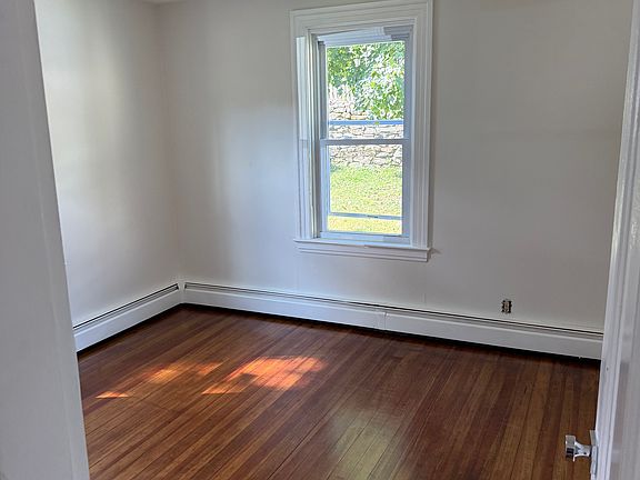 5th image of 121 Duke St APT 2