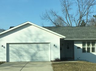 304 Quigley St, Edgerton, WI 53534
