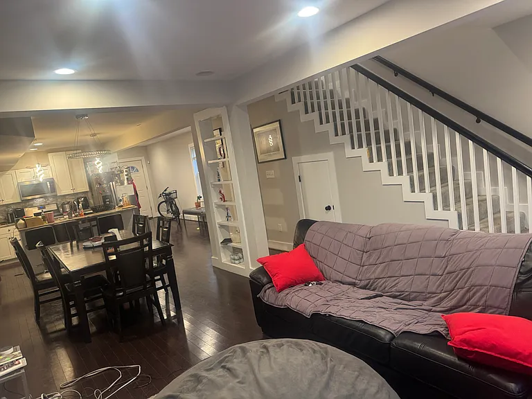 5806 Field Pl NE — Photo 3
