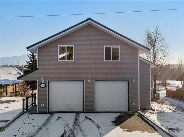 3220 E Palmdale Dr, Wasilla, AK 99654