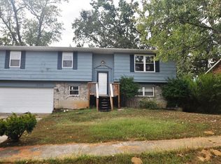 208 Indiana Trl, Radcliff, KY 40160