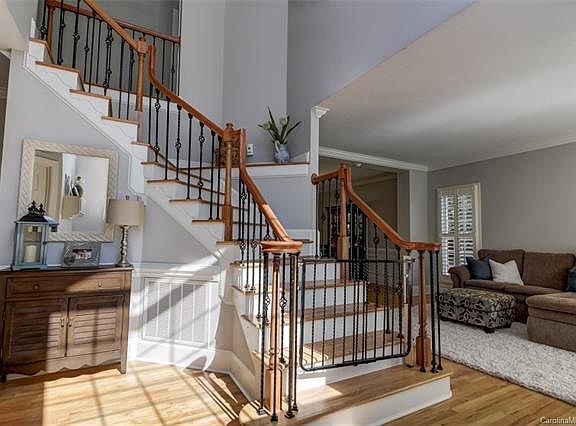 5th image of 9708 Saint Barts Ln