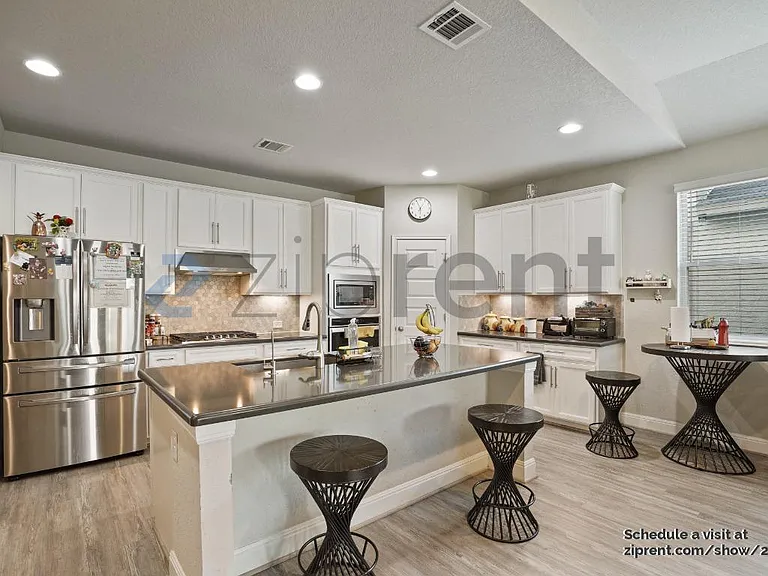 6611 Gentry Farm — Photo 3