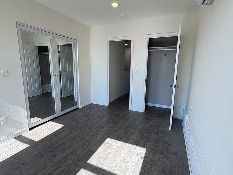209 S Chapel St — Photo 10