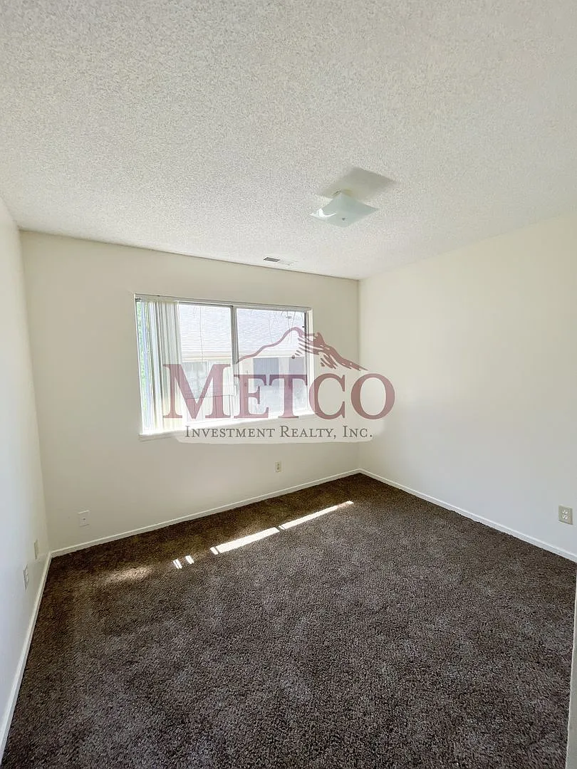 22902 — Photo 4