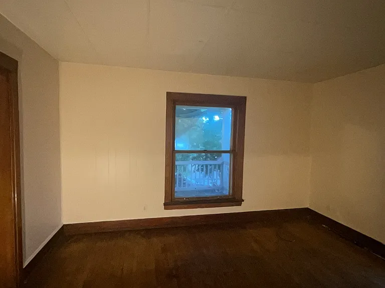 1015 S Columbia Ave — Photo 3