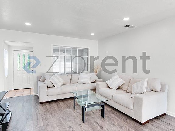 5th image of 812 Humboldt St