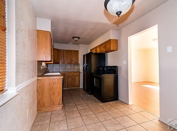 5th image of 9 Tartan Ln