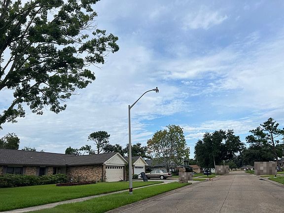 5th image of 397 Fairway Dr