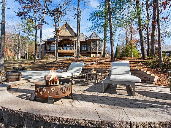 4th image of 224 Palmer Way