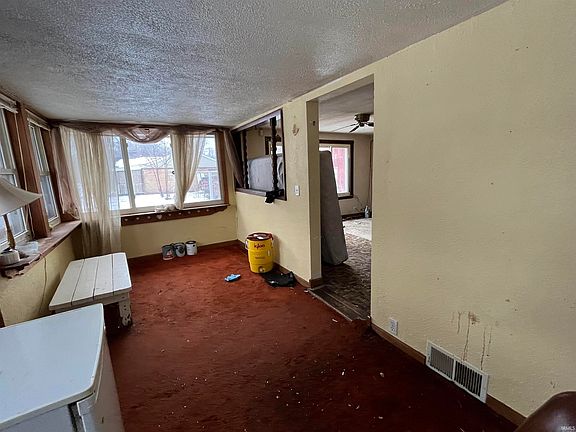 4th image of 52391 Forestbrook Ave