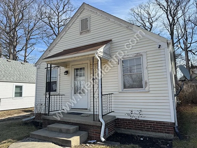 2401 Redwood Avenue - 1 — Photo 1