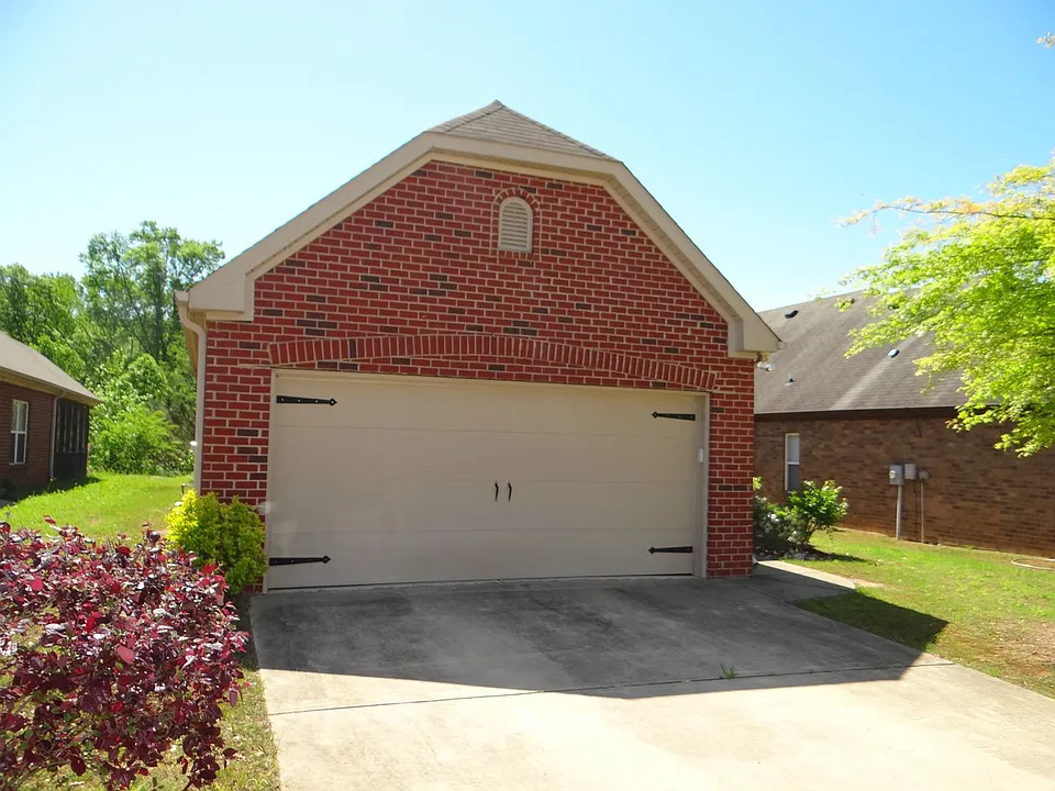 257 Oxmoor Pl