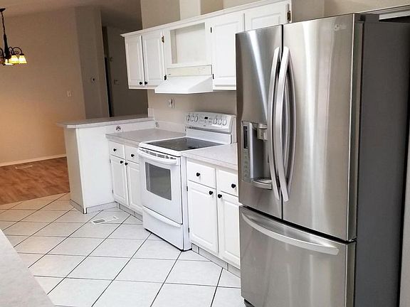 3rd image of 2914 E Sequoia Dr