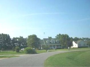 126 Elizabeth Cir, Moyock, NC 27958