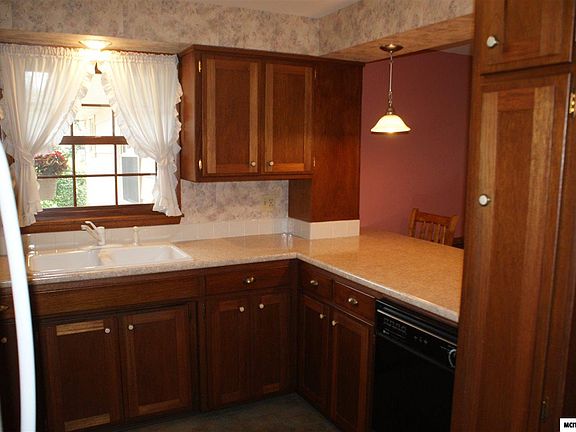 4th image of 815 S Tennessee Pl