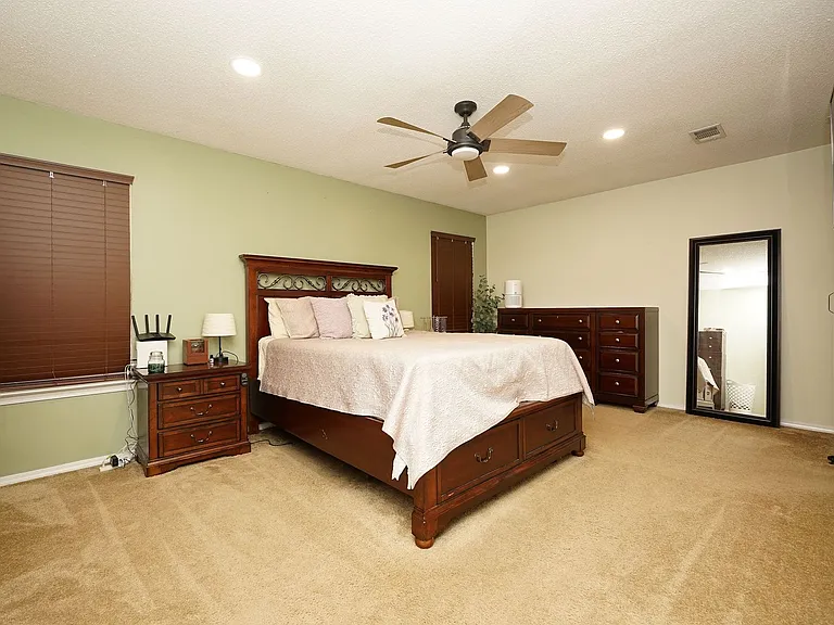 704 Becky Thatcher Ct — Photo 20