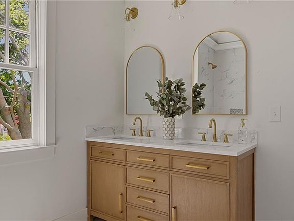 3rd image of 17 Dearborn St #2