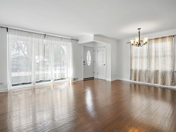 5222 Wright Ter, Skokie, IL 60077