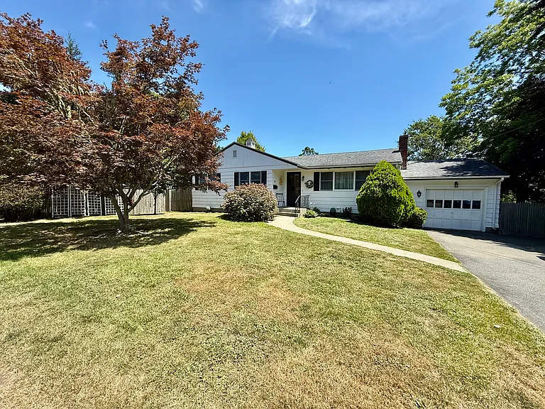 8 McCormick Rd — Photo 24