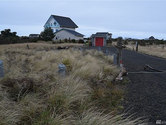 4th image of 1421 Storm King Way