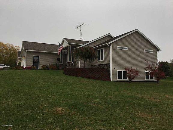 3rd image of 3498 Timothy Dr