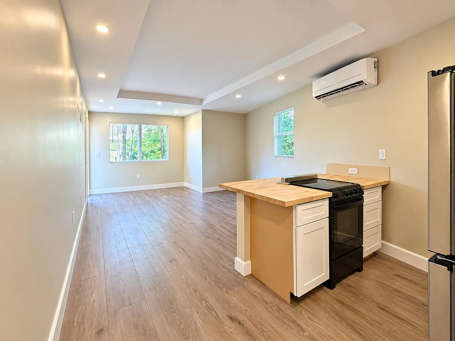 898 SE 2nd Pl — Photo 2