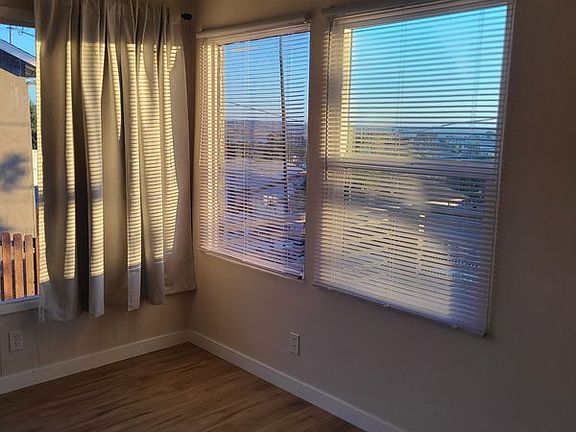 5th image of 929 Maya St