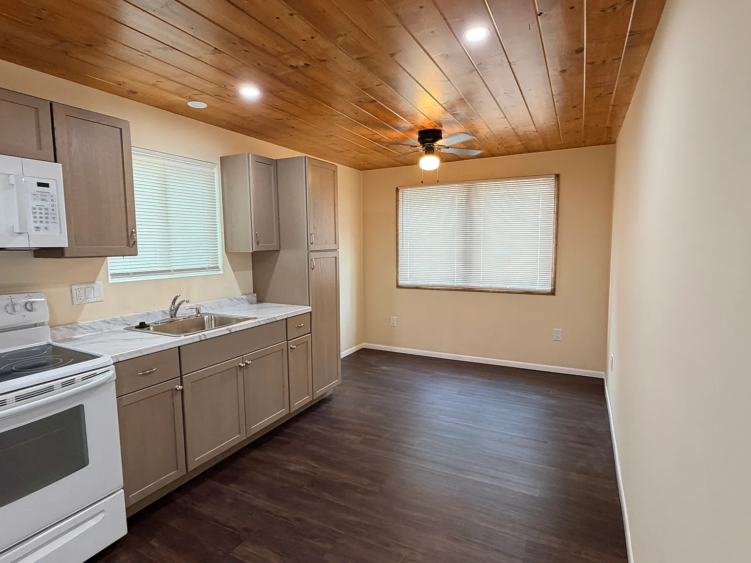 Studio, 380 sqft, $1,250 — Photo 4
