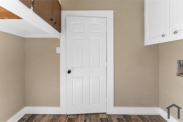 1st image of 3210 Holly Green Dr