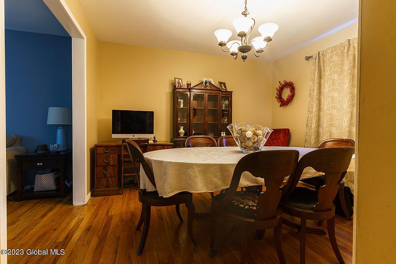 5th image of 71 Hathorn Boulevard