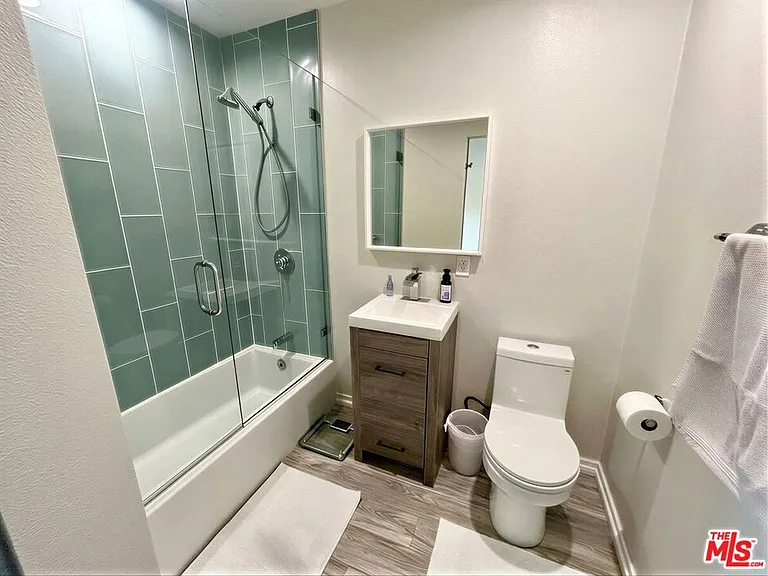 5139 Balboa Blvd #2 — Photo 29