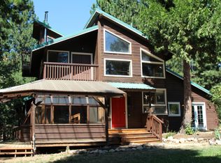712 Remour Ln, Mount Shasta, CA 96067