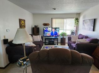 101 Sunnyslope St, Williamsburg, IA 52361
