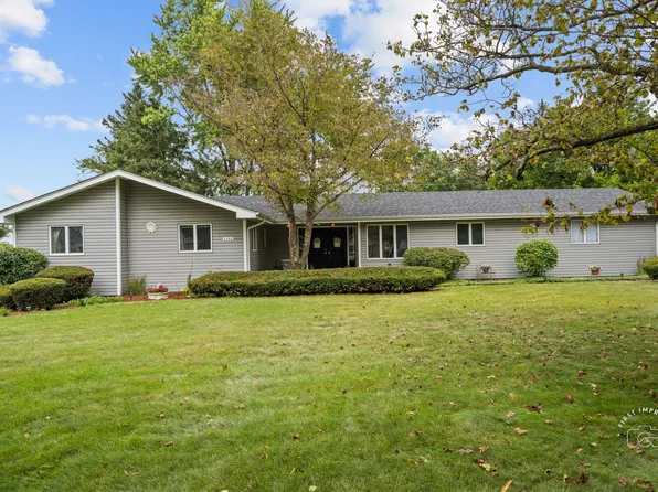 1345 Goldenrod Dr, Batavia, IL 60510