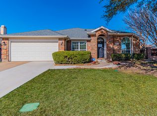 211 Crestview Dr, Arlington, TX 76018
