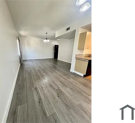 14655 Vanowen St #7 — Photo 8