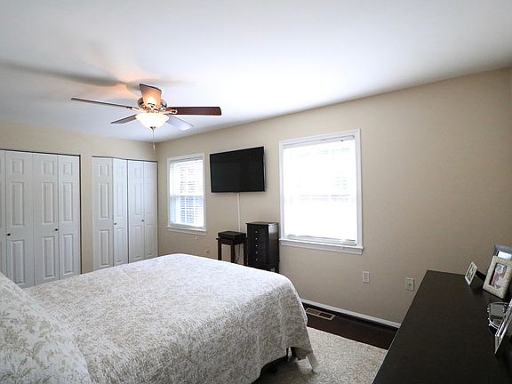5th image of 748 Azalea Dr