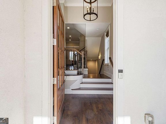 4th image of 2085 Bellrick Rd NW