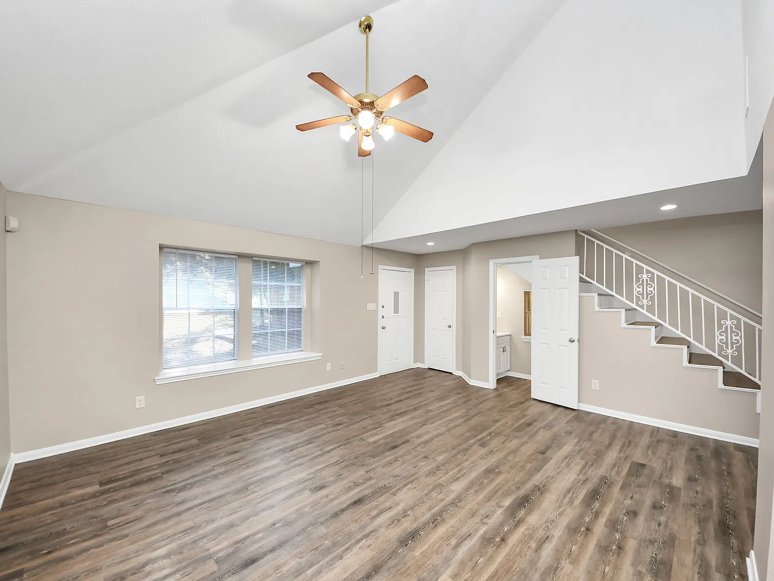 1165 Lovett St — Photo 4