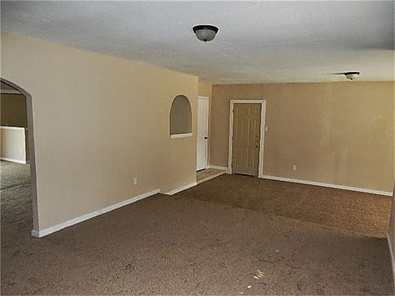 5th image of 10114 Sierra Dr