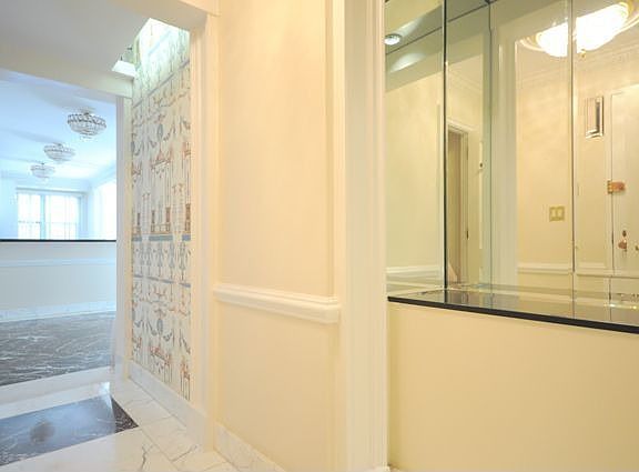 4th image of 165 E 32nd St APT 9E