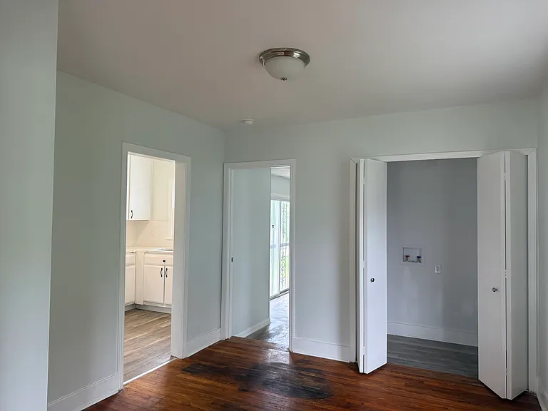 4912 Court I — Photo 4