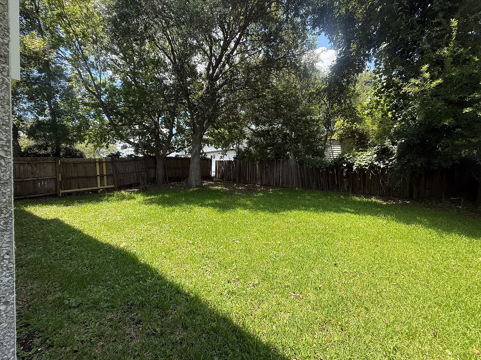 Spacious 5 Bed / 3 Bath Home in the Heart of St. Simons Island Pet Friendly! — Photo 2