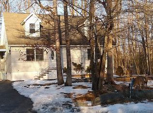 269 Wild Acres Dr, Dingmans Ferry, PA 18328