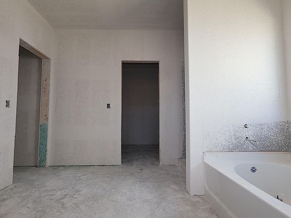 4th image of 4508 Bridal Veil Dr