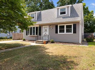 21 Village Rd, Villas, NJ 08251