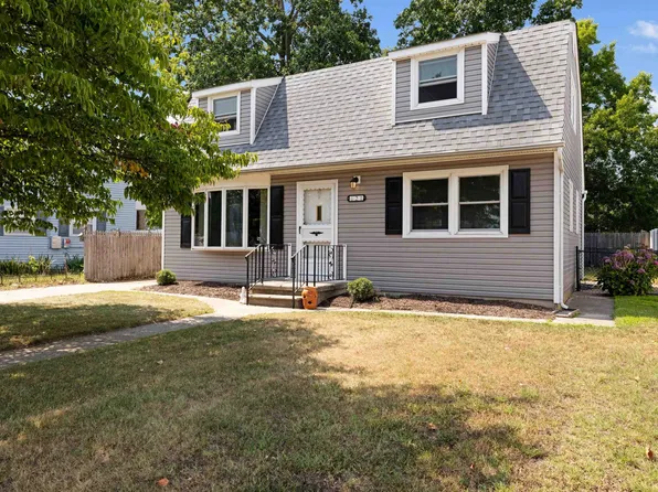 21 Village Rd, Villas, NJ 08251